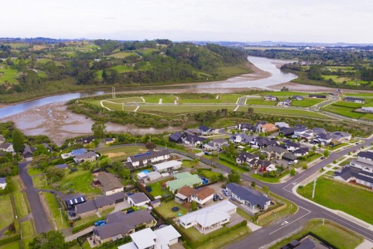Photo of property in 97 Kaipara Portage Road, Riverhead, 0820
