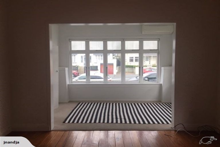 Photo of property in 137 Onepu Road, Lyall Bay, Wellington, 6022