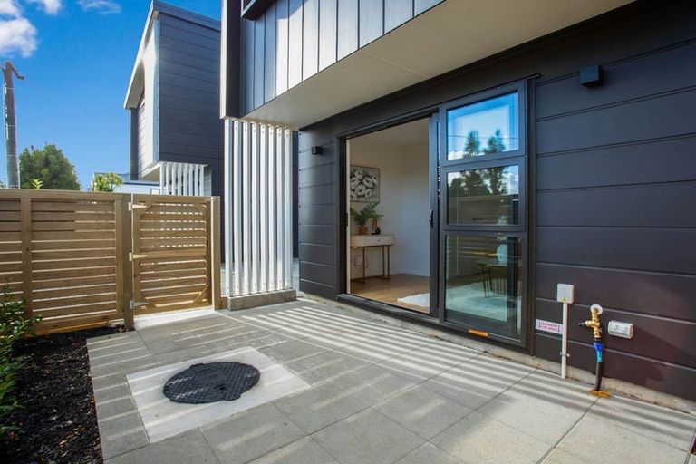 Photo of property in 129 Lancaster Road, Beach Haven, Auckland, 0626