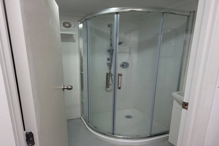 Photo of property in 32 Riverhills Avenue, Pakuranga Heights, Auckland, 2010