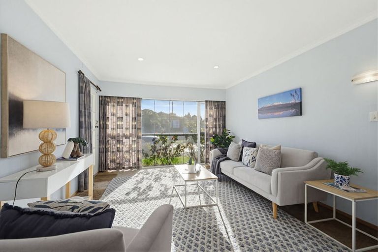 Photo of property in 15-16 Amberley Grove, Hutt Central, Lower Hutt, 5010
