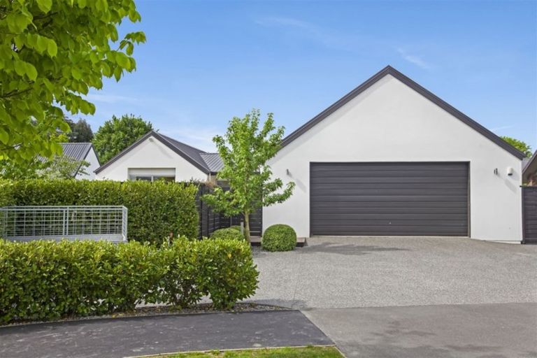 Photo of property in 17 Crown Close, Prebbleton, 7604