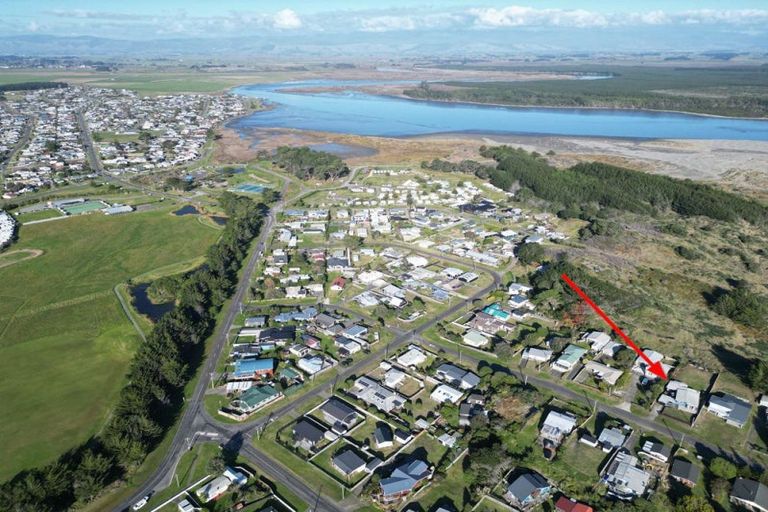 Photo of property in 20 Mack Street, Foxton Beach, Foxton, 4815