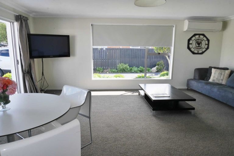 Photo of property in 2/296a Wairakei Road, Bryndwr, Christchurch, 8053
