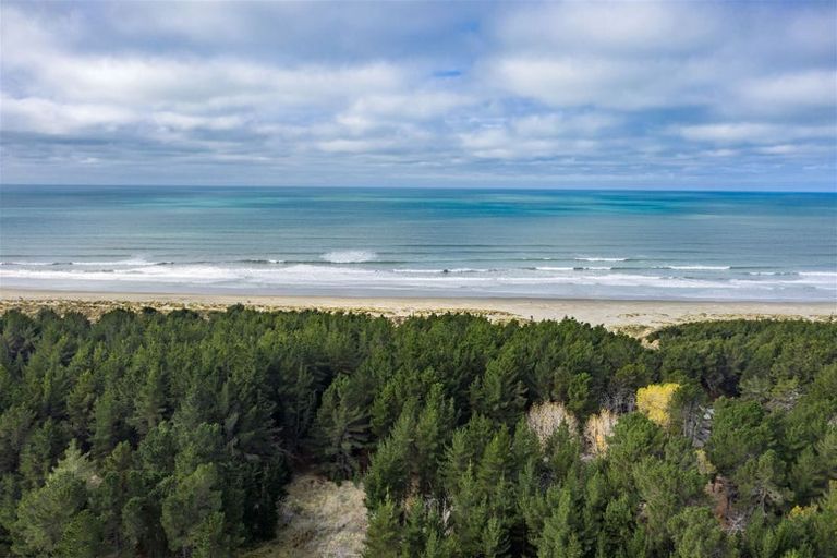 Photo of property in 7 Monks Parade, The Pines Beach, 7630