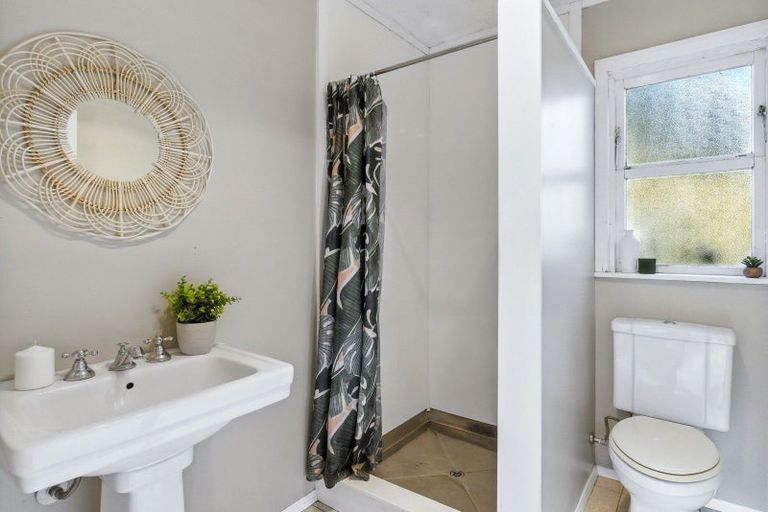 Photo of property in 25 Weka Road, Raumati Beach, Paraparaumu, 5032