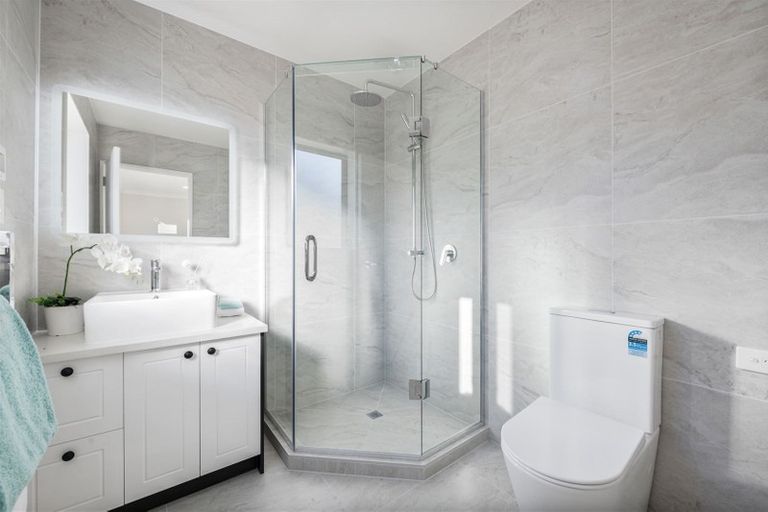 Photo of property in 70 Ksenia Drive, Flat Bush, Auckland, 2019