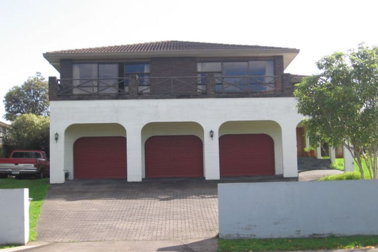 Photo of property in 121 Golf Road, New Lynn, Auckland, 0600