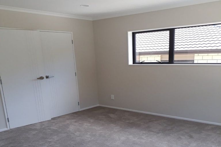 Photo of property in 13 Casheltown Way, Flat Bush, Auckland, 2019