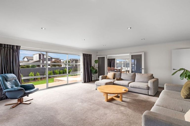 Photo of property in 20 Rosalie Terrace, Kelvin Grove, Palmerston North, 4414