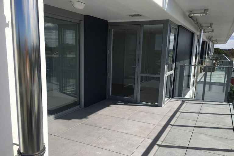 Photo of property in Bella Vista, 3g/84 Gunner Drive, Te Atatu Peninsula, Auckland, 0610