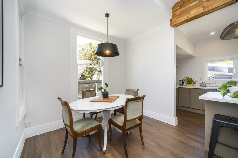 Photo of property in 84 Featherston Street, Takaro, Palmerston North, 4412