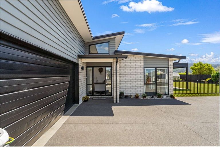 Photo of property in 9 Lady Jocelyn Place, Whitianga, 3510