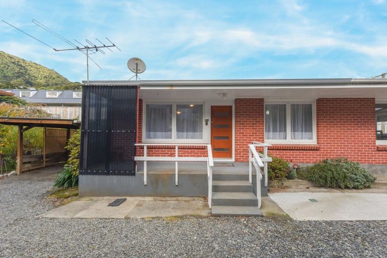 Photo of property in 82b Wellington Street, Picton, 7220