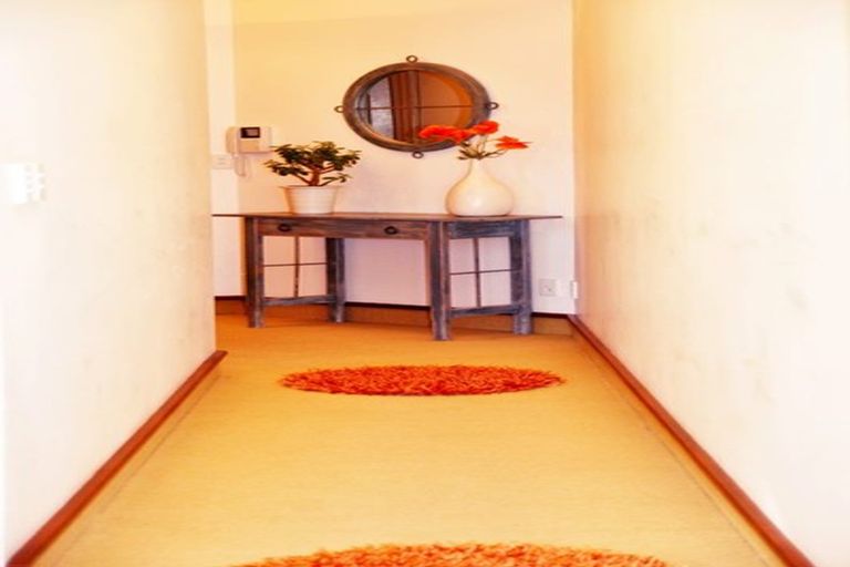 Photo of property in 37u5 Majoribanks Street, Mount Victoria, Wellington, 6011