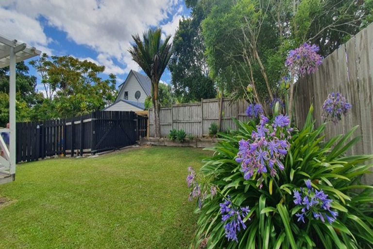 Photo of property in 176 Henderson Valley Road, Henderson, Auckland, 0612