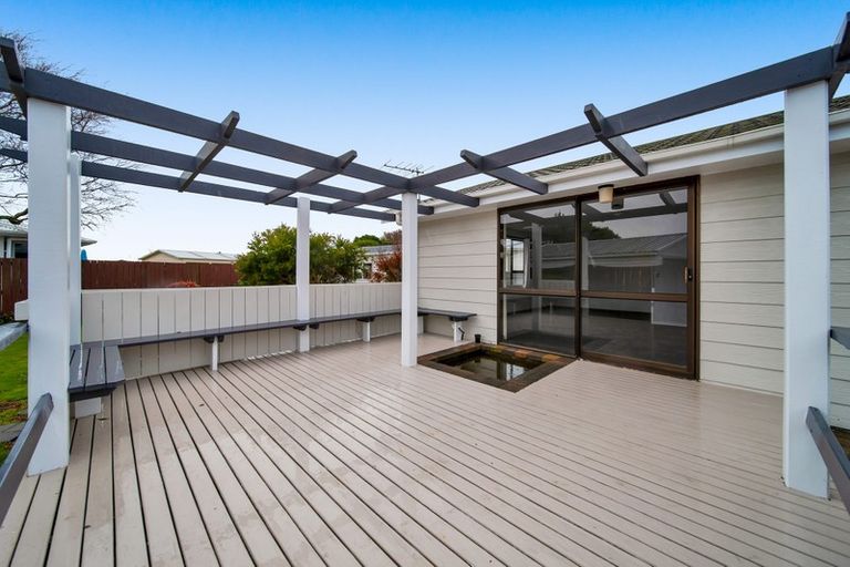 Photo of property in 13 Manuka Place, Hawera, 4610