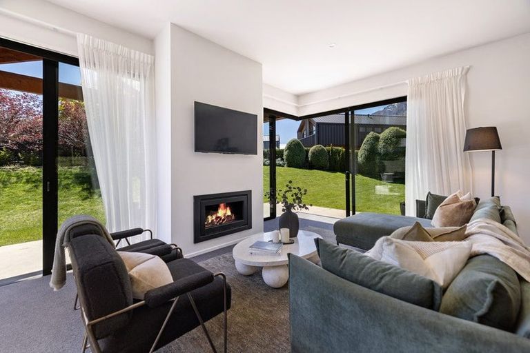 Photo of property in 6 Pendeen Crescent, Jacks Point, Queenstown, 9371