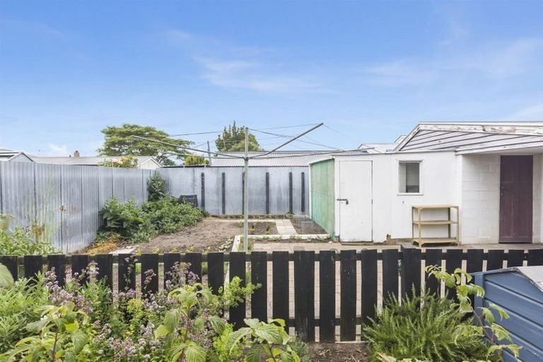 Photo of property in 18 Camelia Place, Islington, Christchurch, 8042