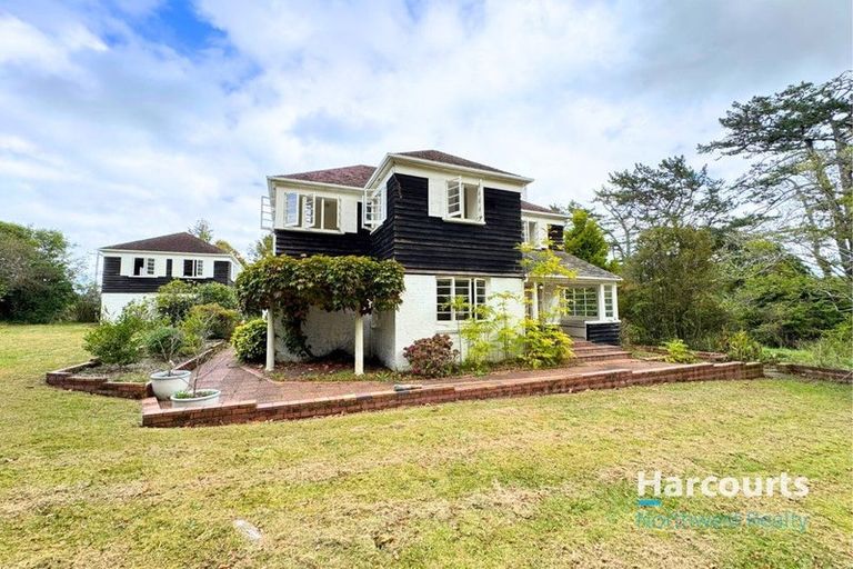 Photo of property in 86 Tawa Road, Kumeu, 0891