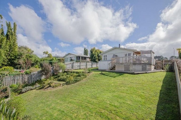 Photo of property in 33 Helena Street, Massey, Auckland, 0614