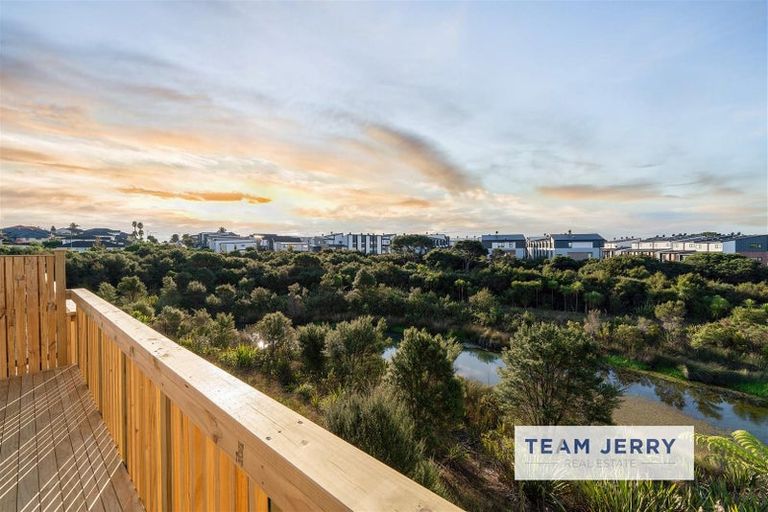 Photo of property in 5 Puihi Crescent, Massey, Auckland, 0614