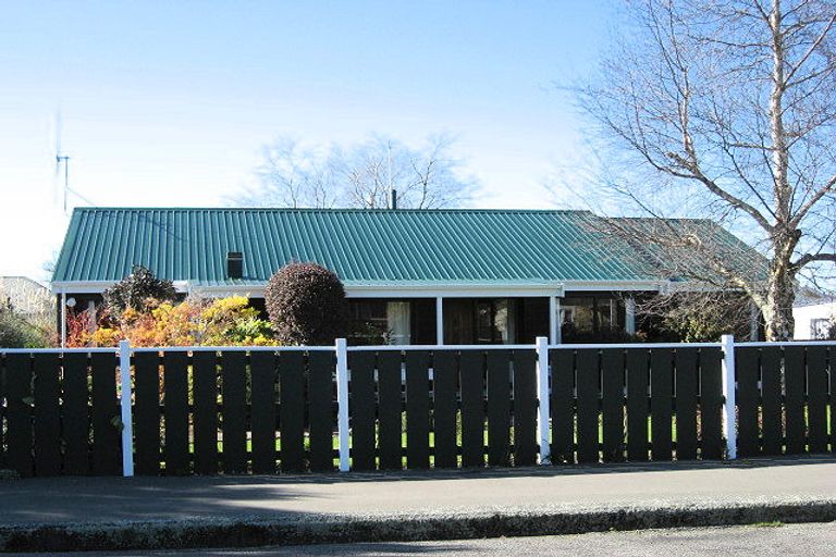 Photo of property in 3 Oxford Street, Marton, 4710