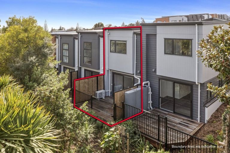 Photo of property in 56 Raupeti Lane, Henderson, 0612