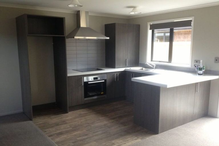 Photo of property in 102u4 Old Farm Road, Hamilton East, Hamilton, 3216