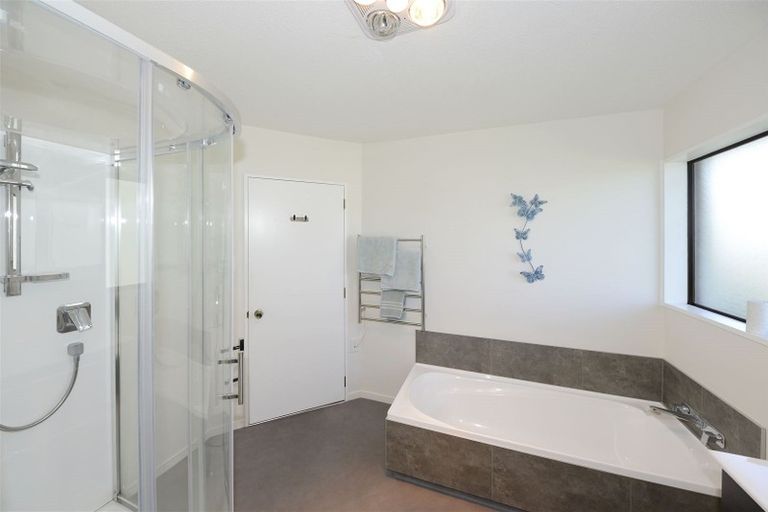 Photo of property in 8 Greenwood Close, Woodend, 7610