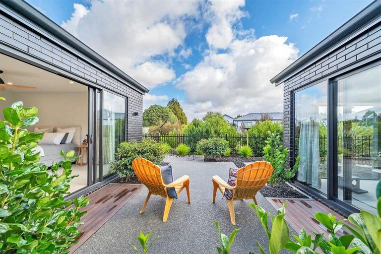 Photo of property in 10 Kinnerton Lane, Casebrook, Christchurch, 8051