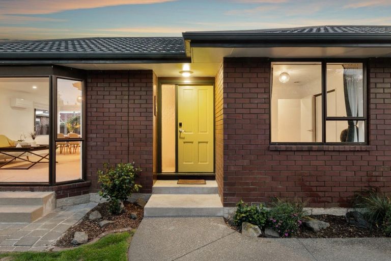 Photo of property in 1/139 Sawyers Arms Road, Northcote, Christchurch, 8052