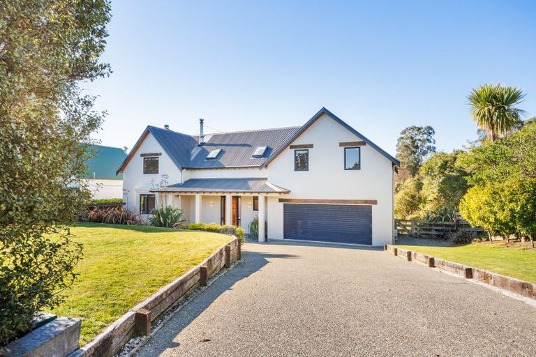 Photo of property in 20 Cashmere Drive, Fitzherbert, Palmerston North, 4410