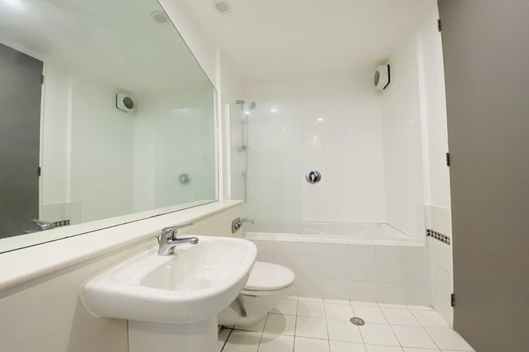 Photo of property in Sirocco Apartments, 608/8u Church Street, Wellington Central, Wellington, 6011