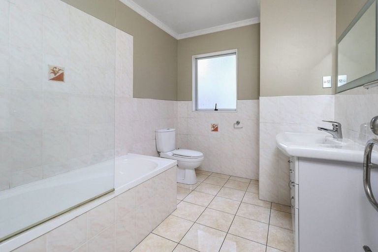 Photo of property in 237c Titirangi Road, Titirangi, Auckland, 0604