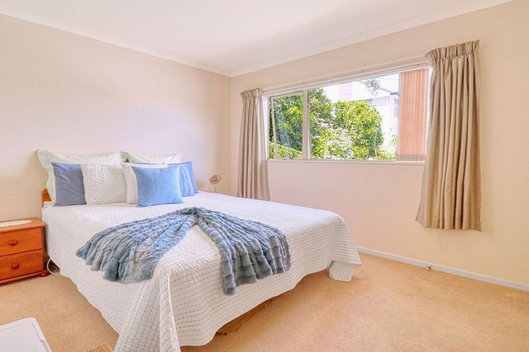 Photo of property in 102a Parkvale Road, Karori, Wellington, 6012