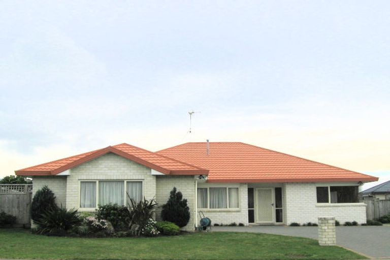 Photo of property in 23 Kotuku Drive, Paraparaumu Beach, Paraparaumu, 5032