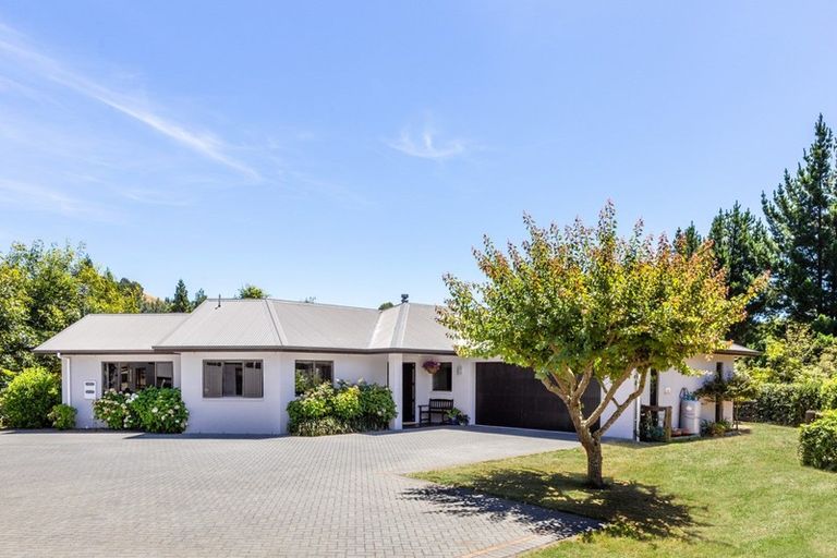 Photo of property in 22 Maple Grove, Acacia Bay, Taupo, 3385