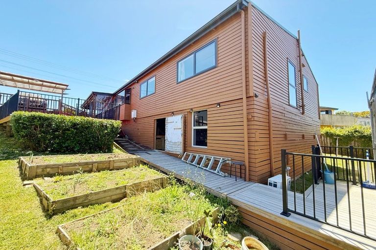 Photo of property in 113 Luckens Road, West Harbour, Auckland, 0618
