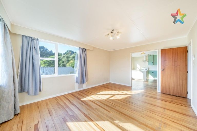 Photo of property in 29 Thomson Grove, Stokes Valley, Lower Hutt, 5019