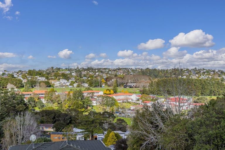 Photo of property in 2/28 Noeleen Street, Glenfield, Auckland, 0629