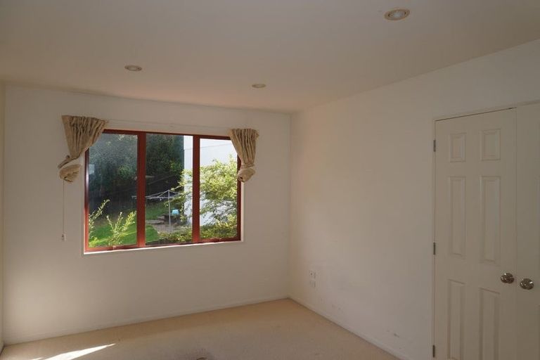 Photo of property in 72 Heathcote Road, Castor Bay, Auckland, 0620
