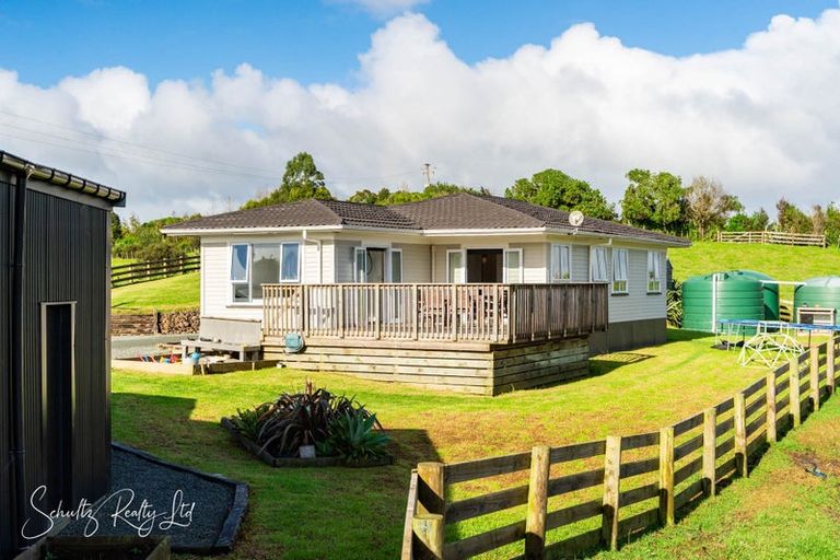 Photo of property in 194 Heatley Road, Whakapirau, Maungaturoto, 0583