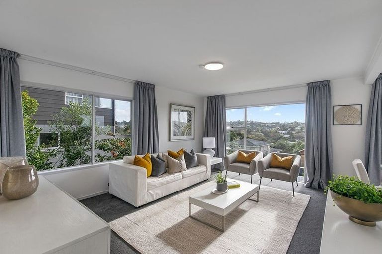 Photo of property in 45a Shanaway Rise, Hillcrest, Auckland, 0627