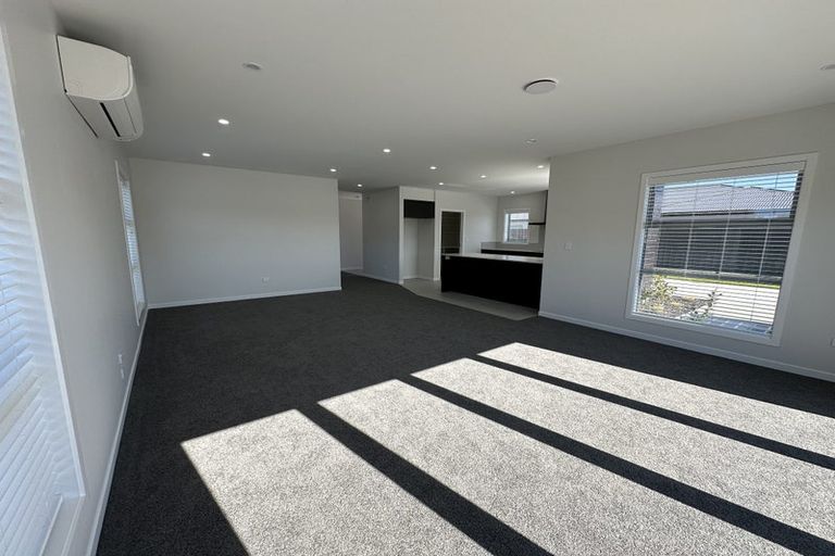 Photo of property in 6 George Yee Place, Taradale, 4112