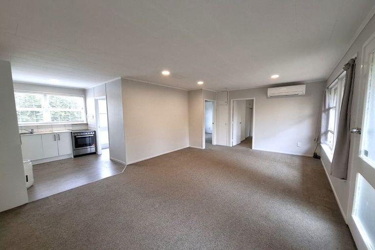 Photo of property in 2/14 Ozich Avenue, Te Atatu South, Auckland, 0610