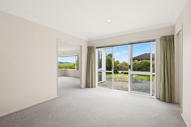 Photo of property in 1 Tombane Terrace, Papakowhai, Porirua, 5024