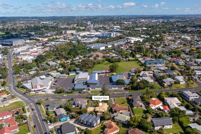 Photo of property in 3 Lavelle Road, Henderson, Auckland, 0612