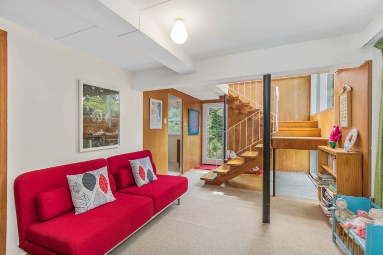 Photo of property in 25 Kopiko Road, Titirangi, Auckland, 0604