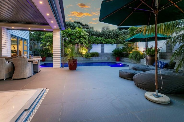 Photo of property in 58a Peter Terrace, Castor Bay, Auckland, 0620